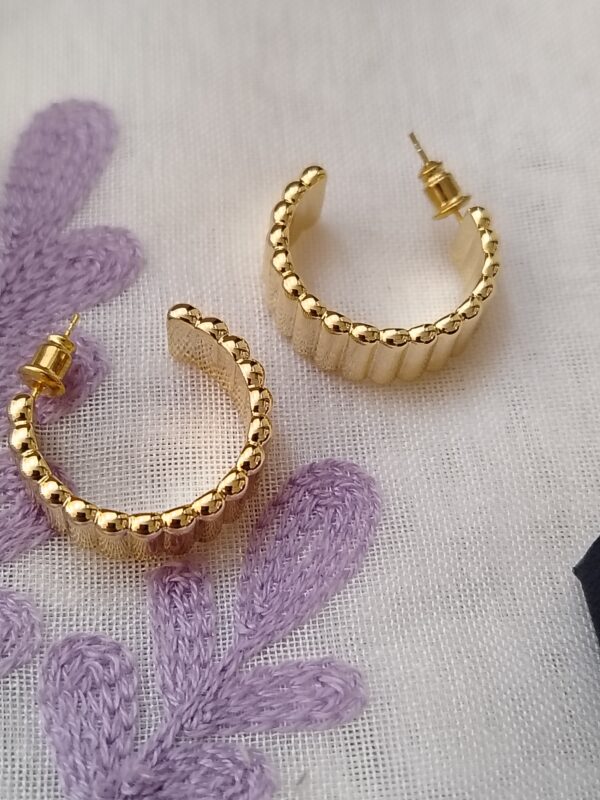 ARETES DORADOS